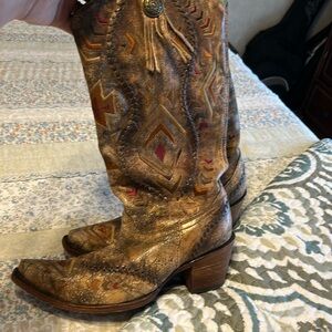 Corral Aztec boots nwot